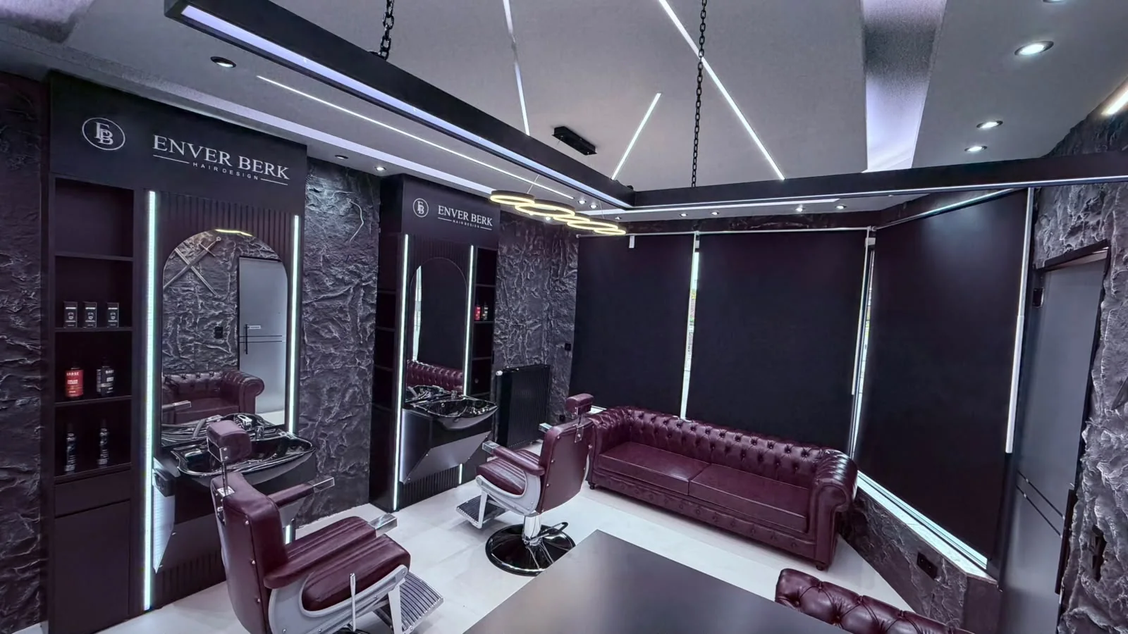 Bordeaux Chesterfield-sofa en stations